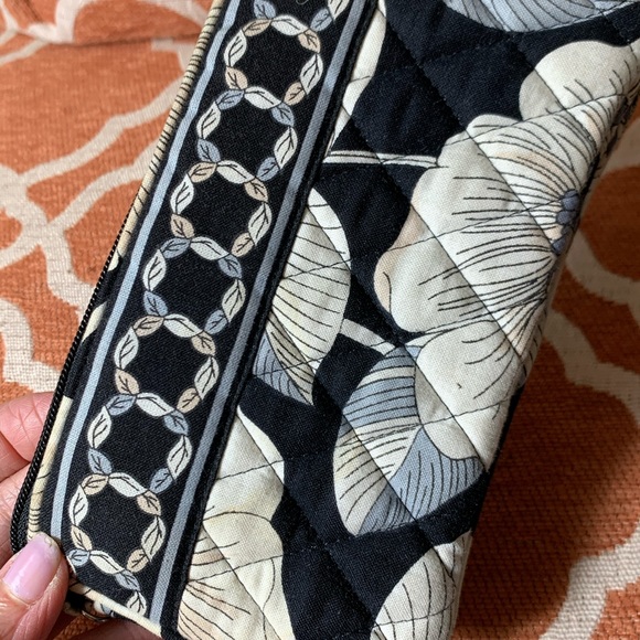 Vera Bradley black gray cream floral wristlet - Picture 9 of 9